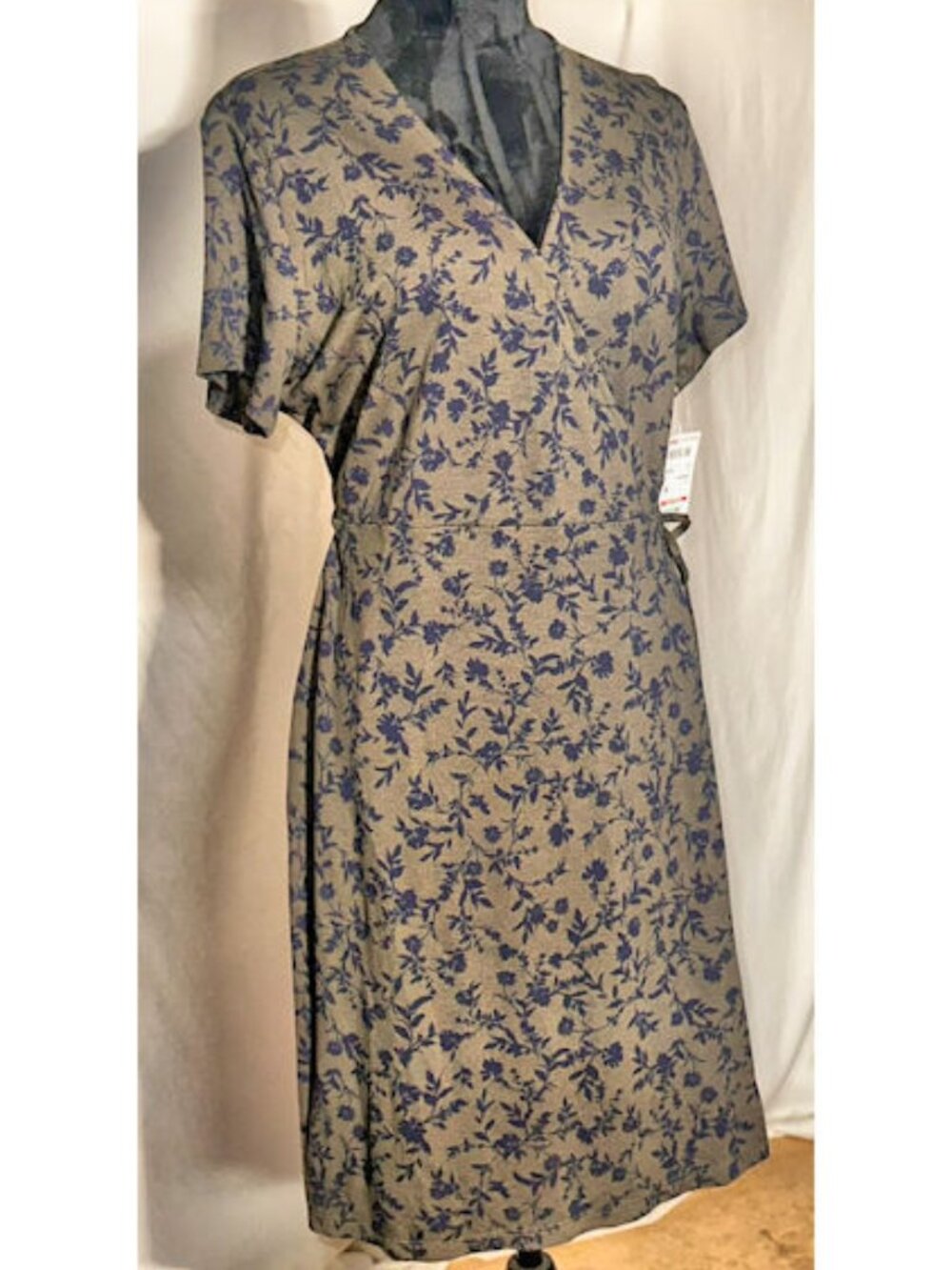NWT Old Navy Olive Green Wrap Dress, Blue Flowers, Large Petite - Picture 6 of 11